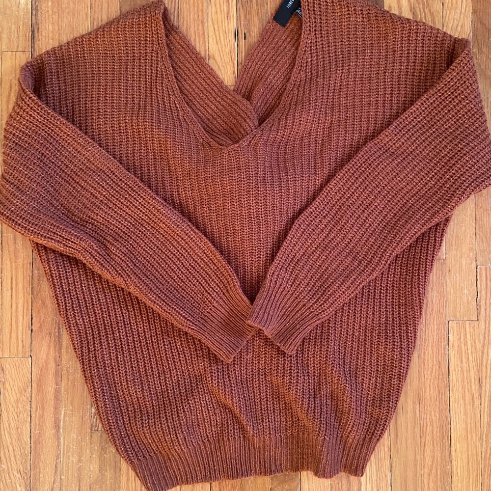 Forever 21 V-neck knot sweater size small EUC